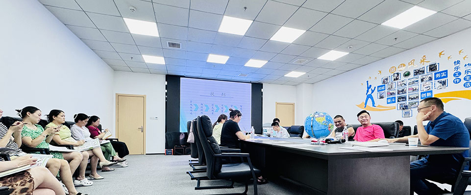 <strong>深耕專業，精準賦能 —— 公司開展電纜管線定位儀產品知識集體培訓</strong>
